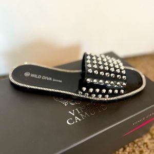 Vince Camuto wild diva sandal -size 6